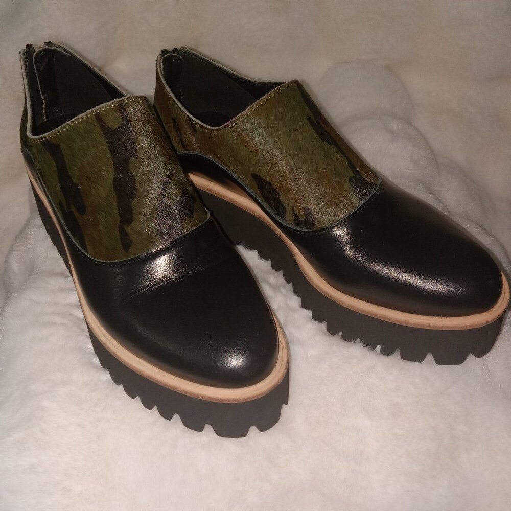 ANTHROPOLOGIE/ALL BLACK- CHUNKY FLATFORM MILITARY INSPIRED ANKLE BOOTIE-S-7